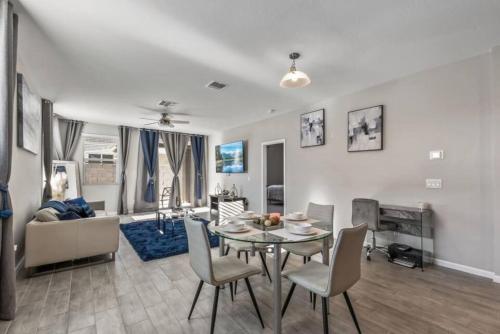 Spacious Surprise AZ Home King Bed Great WiFi Near Stadium Golf in Sun City