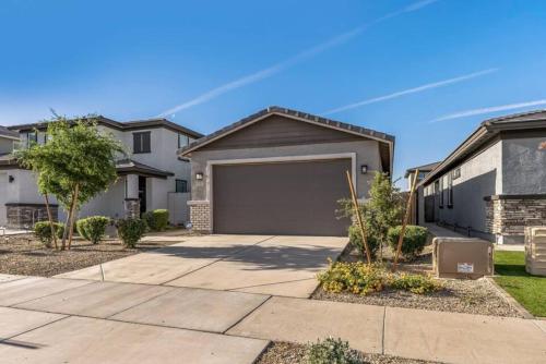 Spacious Surprise AZ Home King Bed Great WiFi Near Stadium Golf in Sun City