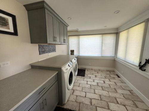 Riverfront Entertainment Haven in McHenry (IL)