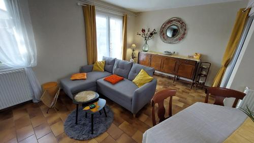 Gîte 6 pers avec jardin clos et cheminée à Ytrac, proche Aurillac gîte à louer Crandelles