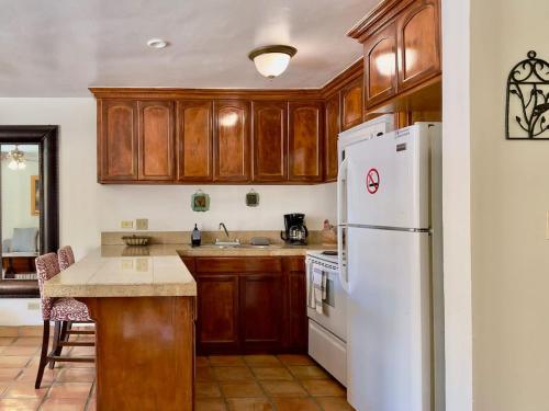 Puerto Nuevo Surf Casita las Palmas 1 BR with pool in Puerto Nuevo