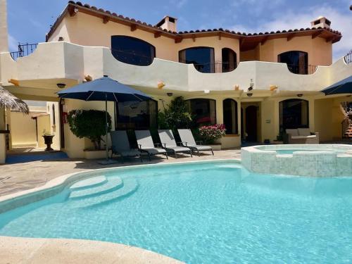 Puerto Nuevo Surf Casita las Palmas 1 BR with pool in Puerto Nuevo