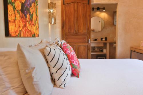 Nomada Wellness Hotel - Tap to explore photos