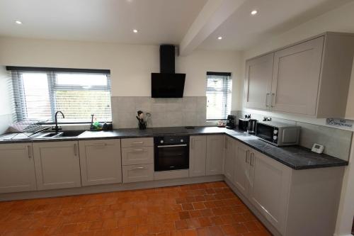 Contractor Friendly 3BR Sleeps 5 in 達克曼頓