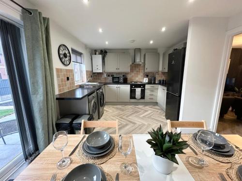 Needham House Runcorn By Smart Corporate Stays in 朗科恩酒店