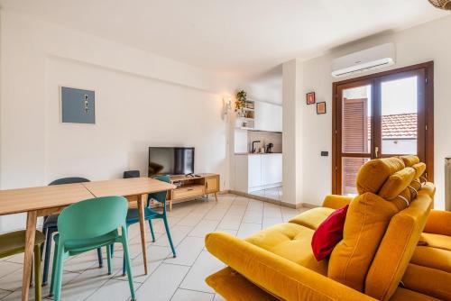 Bright Milan Apartment - City Center & Terrace