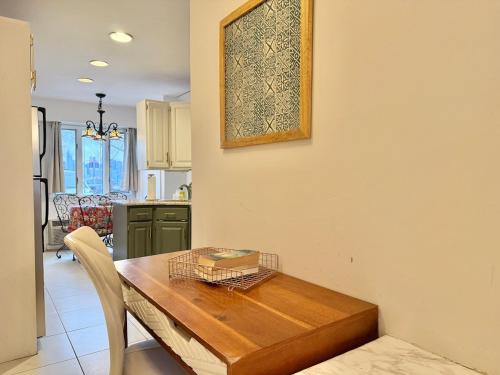 Cozy Manhattan View Suite in West New York