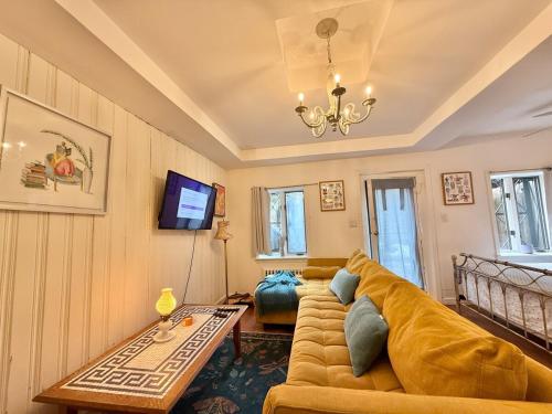 Cozy Manhattan View Suite in West New York