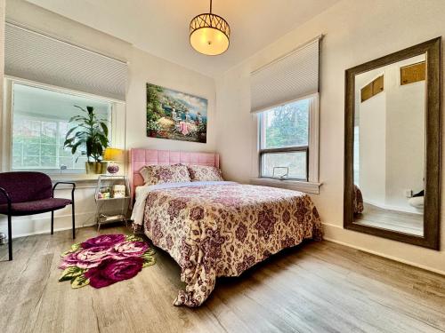 Seattle 2nd Floor House with 2 Queen Bedrooms and Extra Sofa Bed Located 10 minutes from SeaTac Airp – khách sạn tại Rainier Valley