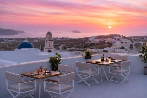 Sunset View Villa with Swimming Pool & Heated Jacuzzi - Santorini Sunset View Villa with Swimming Pool & Heated Jacuzzi - Santorini