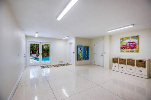 Lazy Loggerhead - Gulf Front! On the Beach! by Anna Maria Life Vacation Rentals - image 3