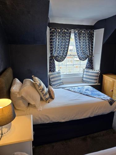 Harbour Moon Inn – Looe
