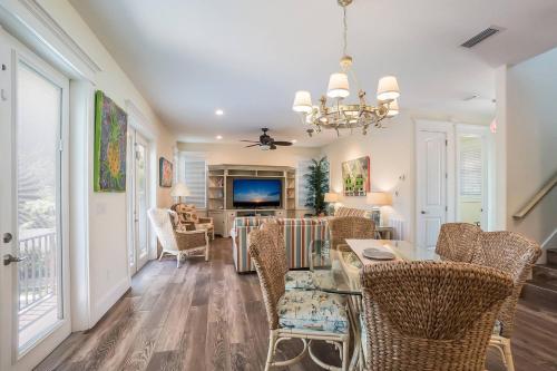 Pineapple Cay - Pool & Spa by Anna Maria Life Vacation Rentals - image 2
