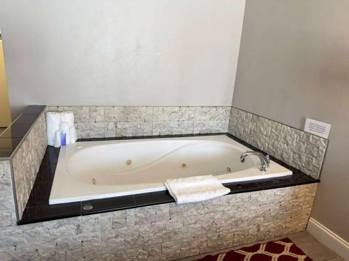 Ramada by Wyndham Vineland Millville Area in Vineland (NJ)