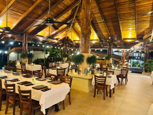 Hotel Playa Espadilla & Gardens in คิวพอส