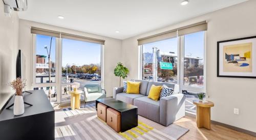 Elysian 4 bedroom Suites – khách sạn tại Allston-Brighton