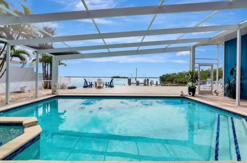 Salt & Soul - Bayfront Boat Dock Large Pool Spa by Anna Maria Life Vacation Rentals - image 2