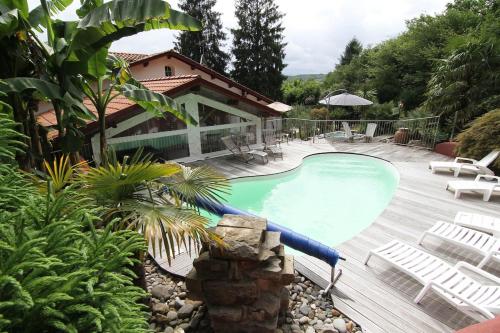 Maison avec piscine et spa a 15 minutes de Biarritz gîte à louer Halsou