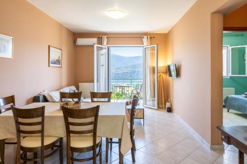 Apaggio di Argostoli Apartments - private parking & sea view in Lassi