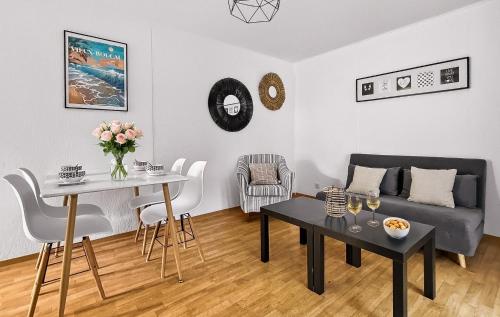 Maison cosy, terrasse, jardin, piscine et parking