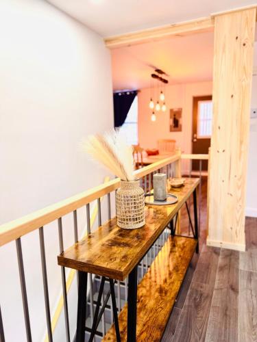 The Limoilou refuge, comfortable and good location — other in 835 Chemin de la Canardière, Quebec City Canada, G1J 2B7