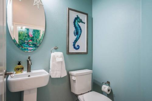 Tipsy Turtle - 2 Houses to Beach Pool by Anna Maria Life Vacation Rentals - image 4