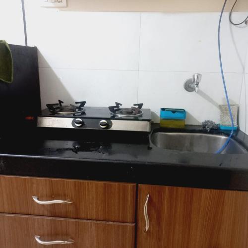 cozy room in koregaon park photo 5