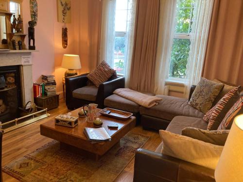 Mount Royal Victorian Apartments Self Catering in น็อค