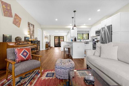 2 Min to Park Ave | Charming Winter Park Bungalow in Eatonville