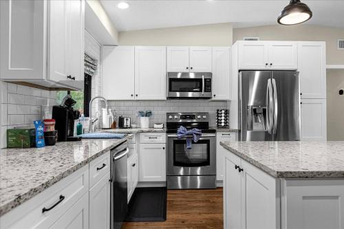 2 Min to Park Ave | Charming Winter Park Bungalow in Eatonville