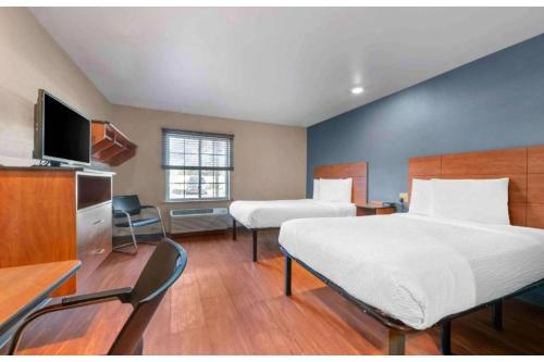 2 Full Beds | Non-Smoking, Kitchen