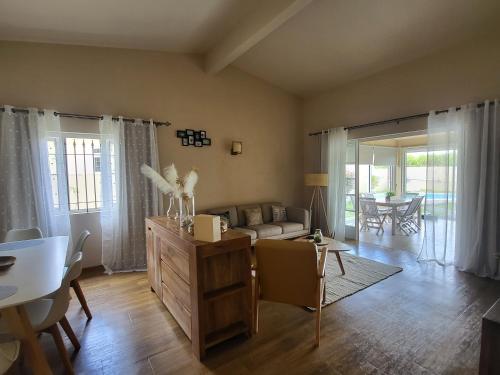 Fasilitas, Secure Gated Villa Surrounded by Nature in Pointe aux Cannoniers