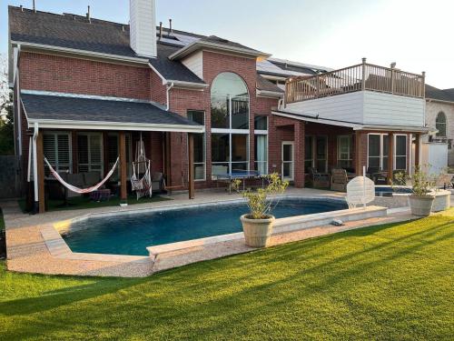 Resort Style Home in Clear Lake