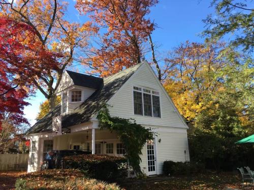 Spacious Carriage House in Montclair -accessible to MetLife Stadium, Newark Airport &NYC -新泽西州蒙特克莱尔小 in Montclair (NJ)