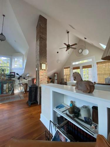 Spacious Carriage House in Montclair -accessible to MetLife Stadium, Newark Airport &NYC -新泽西州蒙特克莱尔小 in Montclair (NJ)