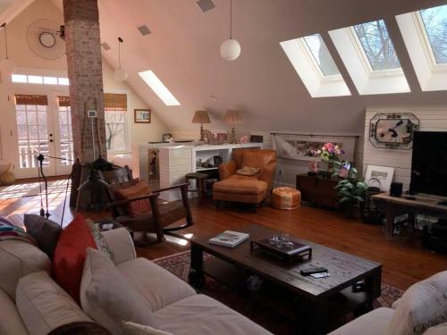 Spacious Carriage House in Montclair -accessible to MetLife Stadium, Newark Airport &NYC -新泽西州蒙特克莱尔小 in Montclair (NJ)