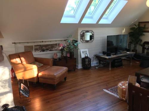 Spacious Carriage House in Montclair -accessible to MetLife Stadium, Newark Airport &NYC -新泽西州蒙特克莱尔小 in Montclair (NJ)