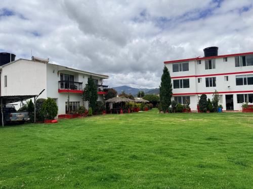 Zona Campestre Los Almendros – khách sạn tại Cucaita