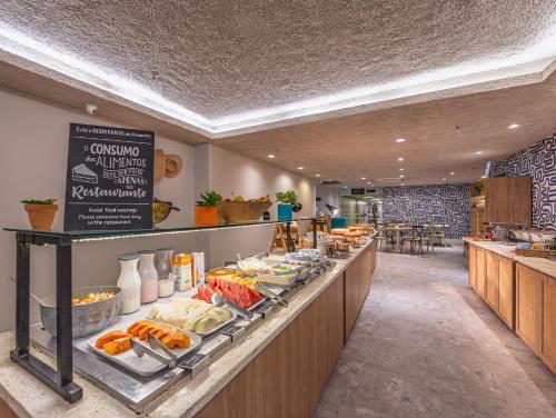 Food and beverages, B&B HOTEL Rio Copacabana Forte in Rio De Janeiro