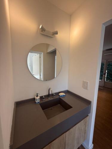 Departamento moderno con patio y pileta in Barrio Alberdi