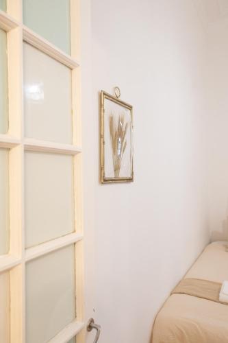 Heart of Lisbon Sleeps 8 Stylish Apt 2 bath - image 11