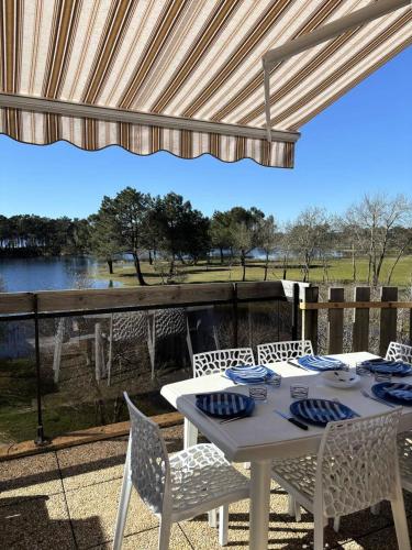 Résidence Les Villas Du Port - 122 - Joli appartement pour 5 à 6 personnes avec vue sur le lac MAE-9861 - Location saisonnière - Hourtin