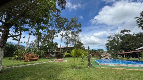Ümbrus, Enchanted Valley CR in San Gerardo
