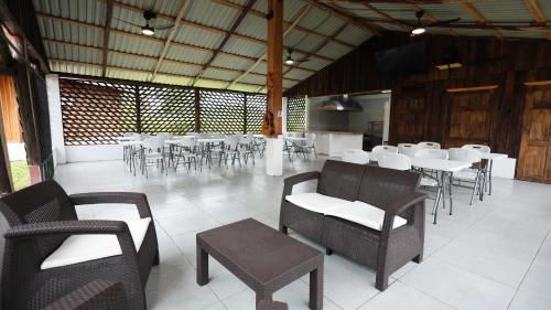 Restoran, Enchanted Valley CR in San Gerardo