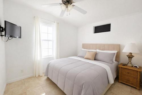 Resort-Style 1 Bedroom with Pools and Hot Tub in Thonotosassa