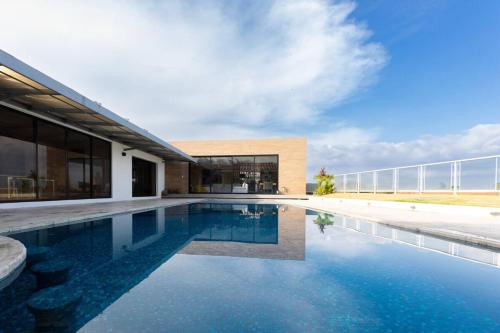 The Wow House by AcoModo in San Carlos