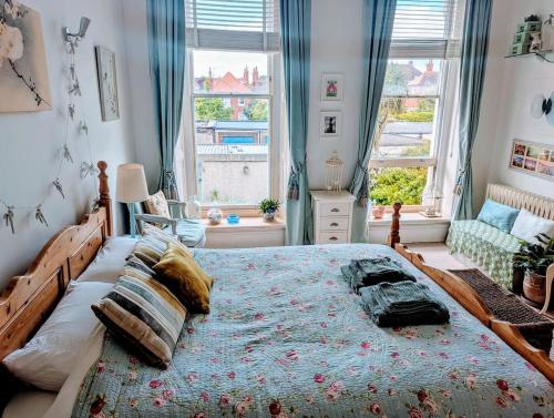 Bright and eclectic Hove apartment by the sea in Hove
