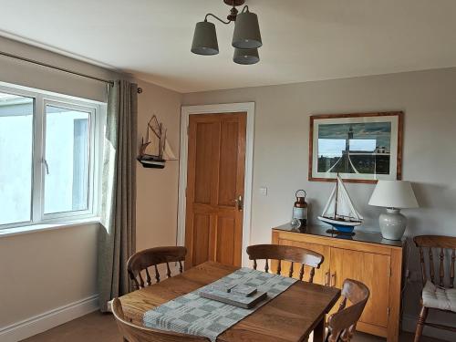 Iekārtas, Paddy Staffs Cottage in Inverin