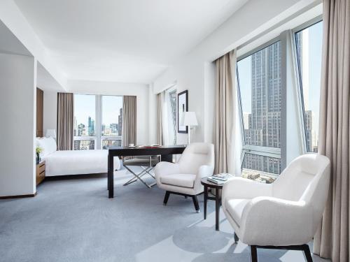 Junior Suite Empire State View with Club Access