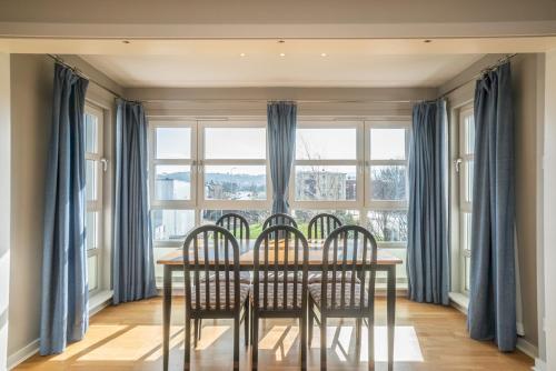 Facilities, Bright Top Floor Haven Modern 2BR in Edinburgh - Pass the Keys in Slateford
